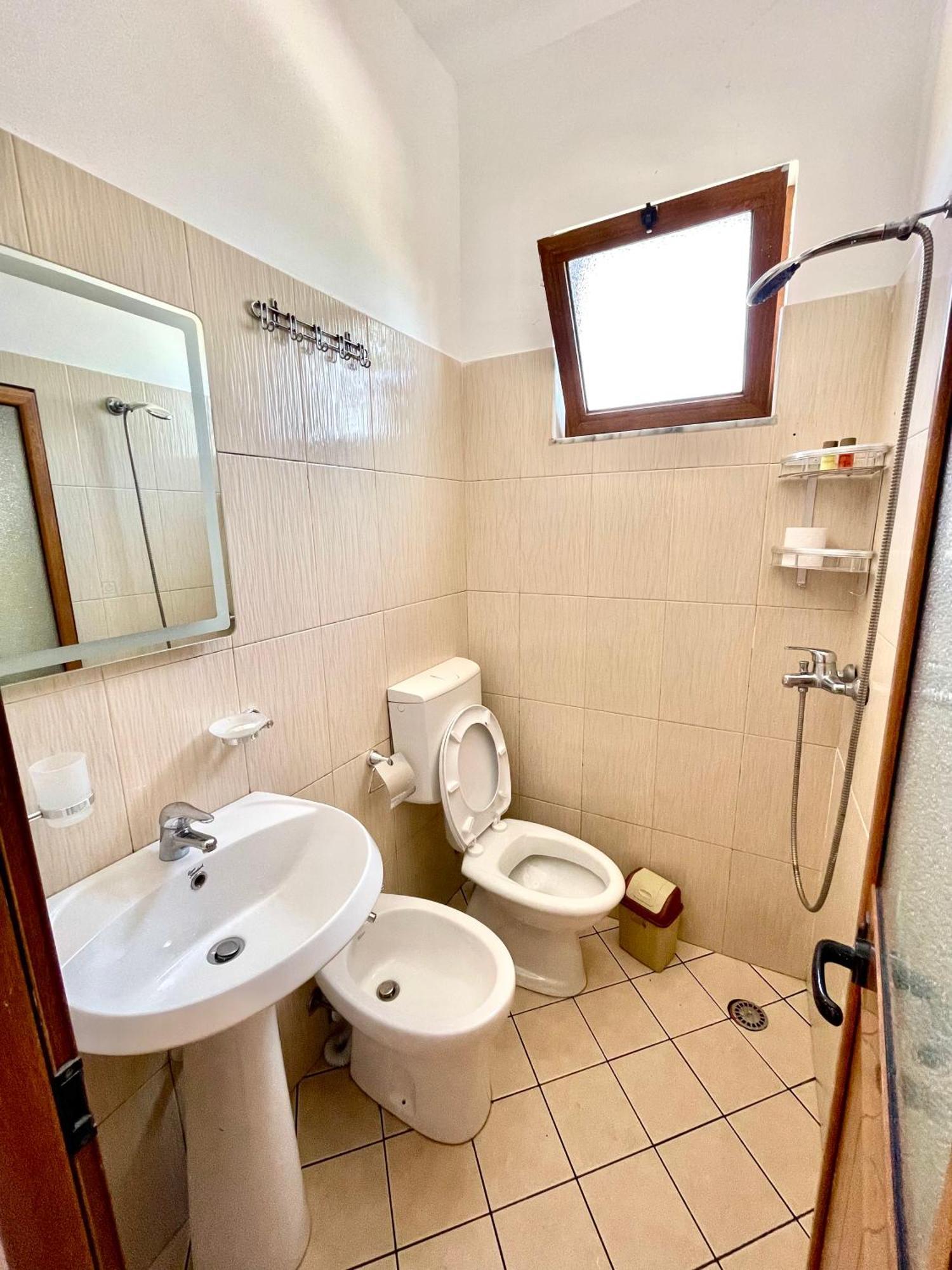 Xhou'S Home Shkoder Ngoại thất bức ảnh
