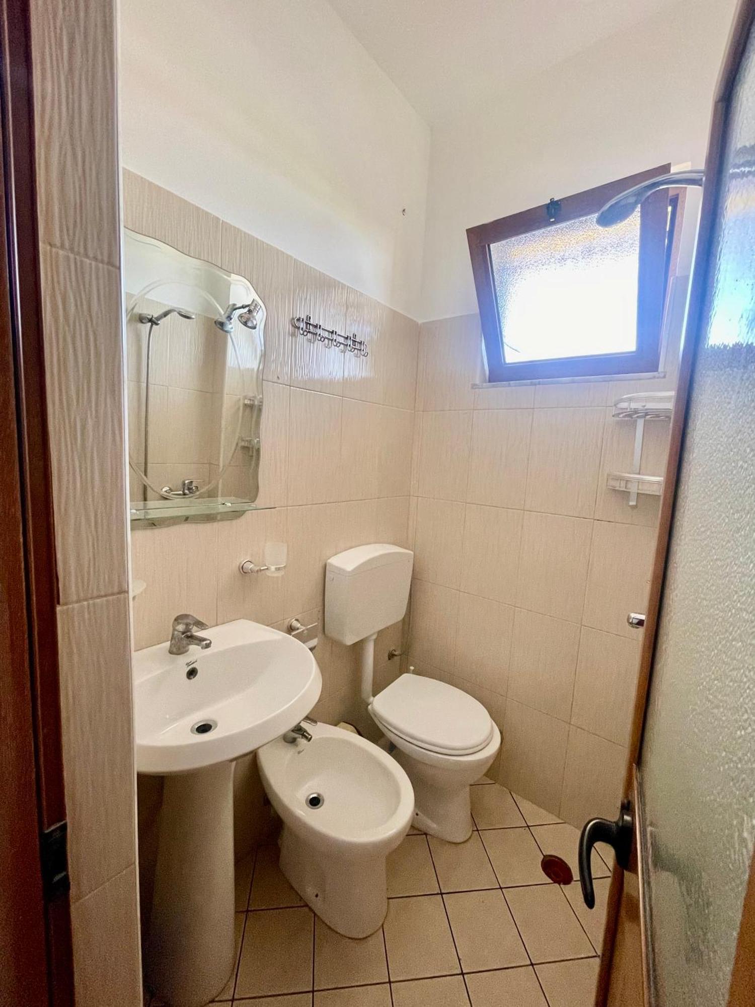 Xhou'S Home Shkoder Ngoại thất bức ảnh