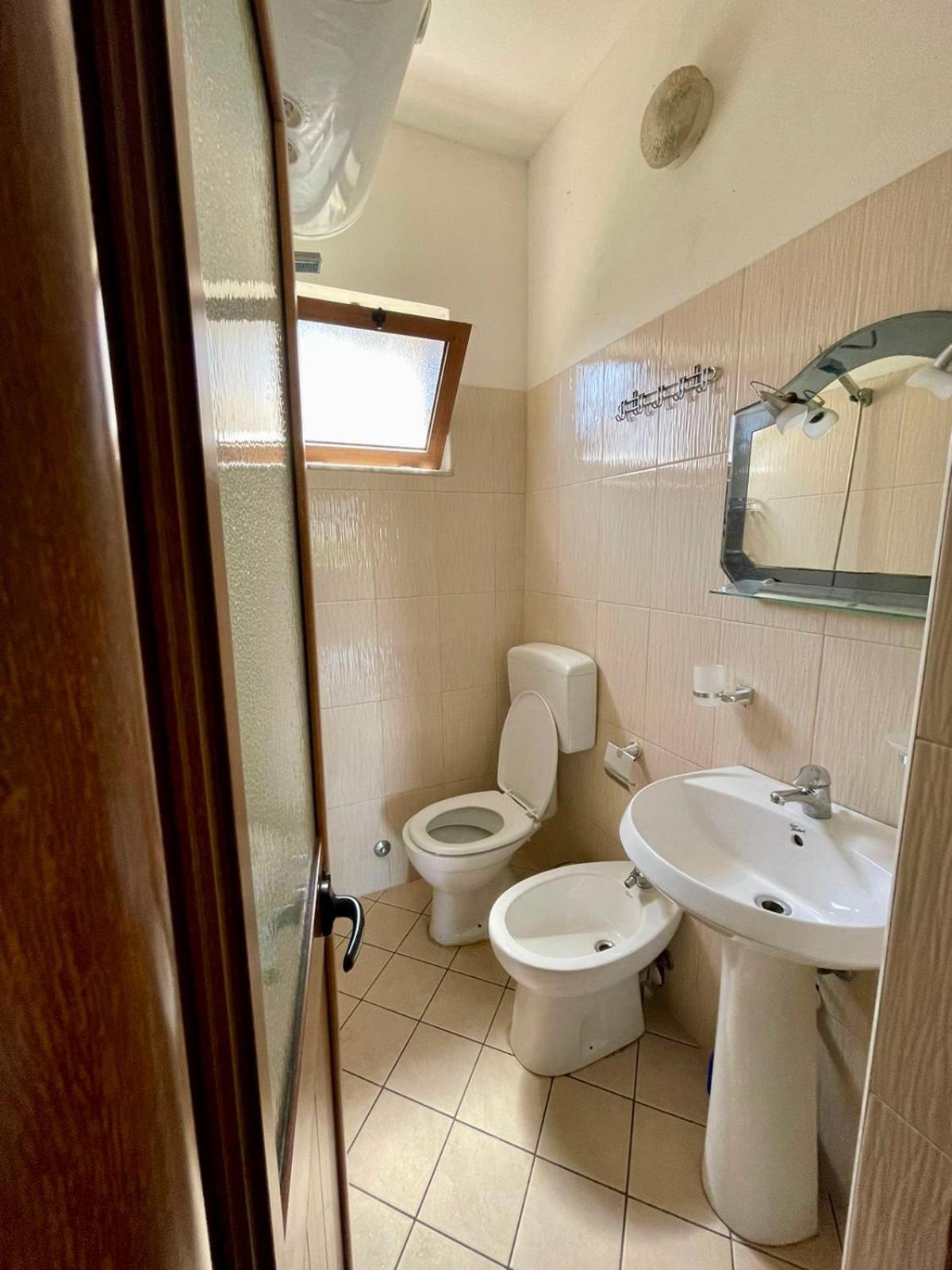 Xhou'S Home Shkoder Ngoại thất bức ảnh